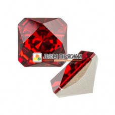 Kaleidoscope Square Fancy Stone .evoli 6mm Scarlet /4499/